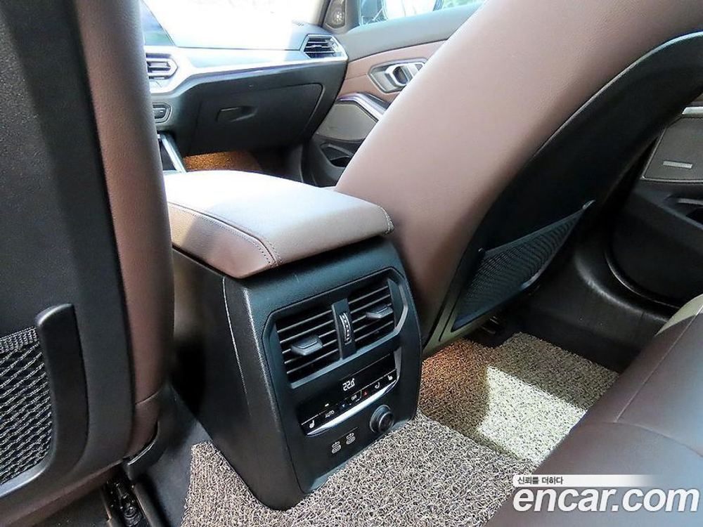 BMW 3 Series (G20) 320i Luxury (04.2020)