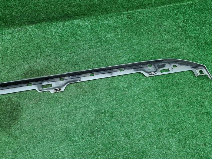 Накладка подножки правая Toyota LC Prado 150 09-нв