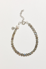 Браслет IN MY DARKNESS THERE IS A LIGHT из лабрадора