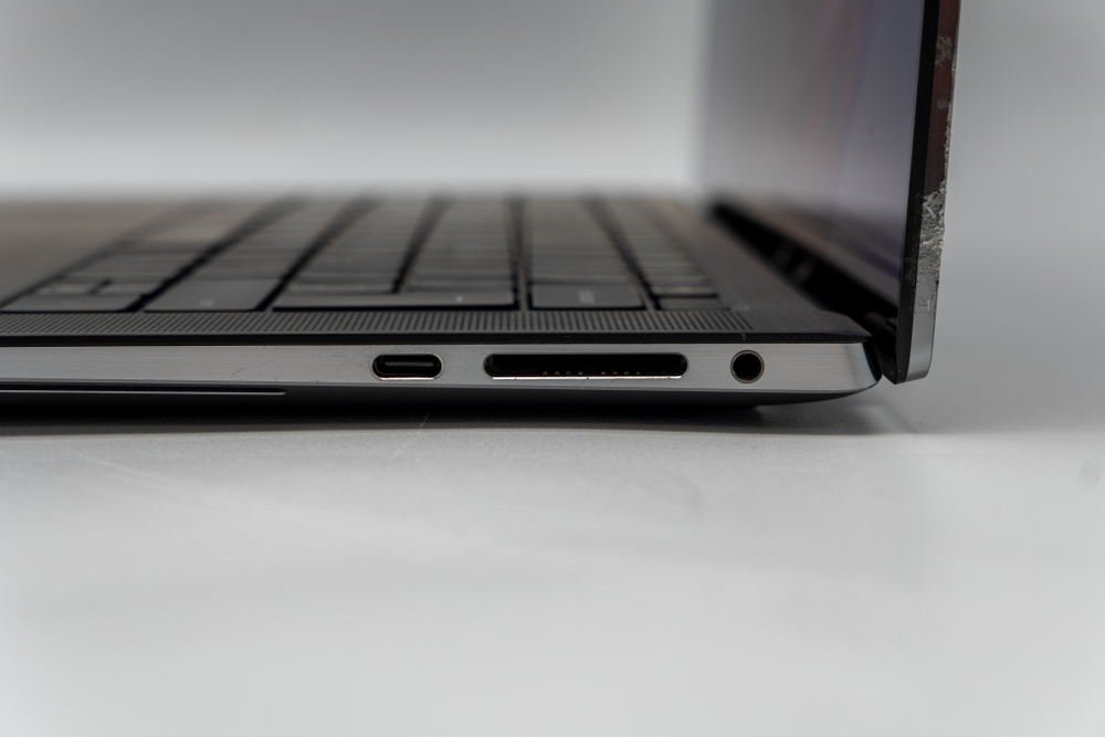 Ноутбук Dell Precision 5560 ( i7-11850H / Quadro T1200 )