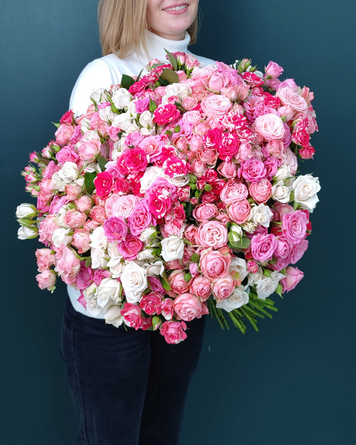 Букет из кустовой розы микс,101шт(00210)