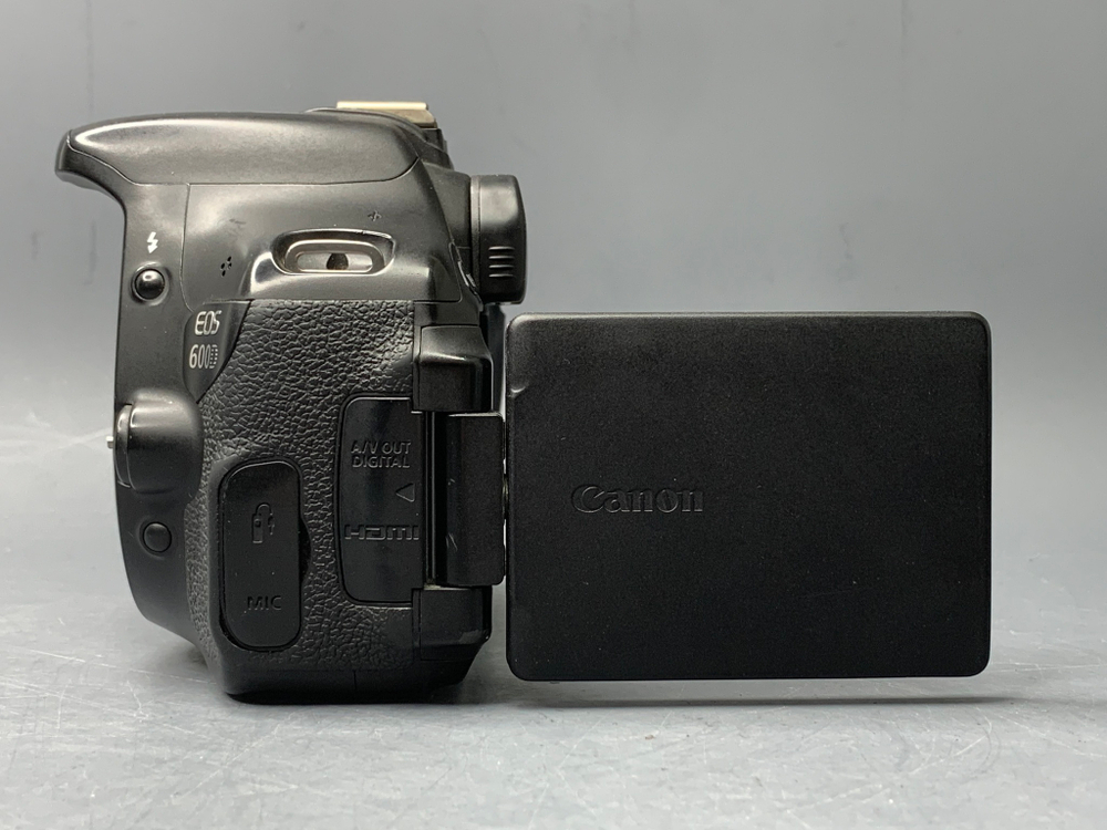 Canon EOS 600D kit 18-55mm 34000 кадров