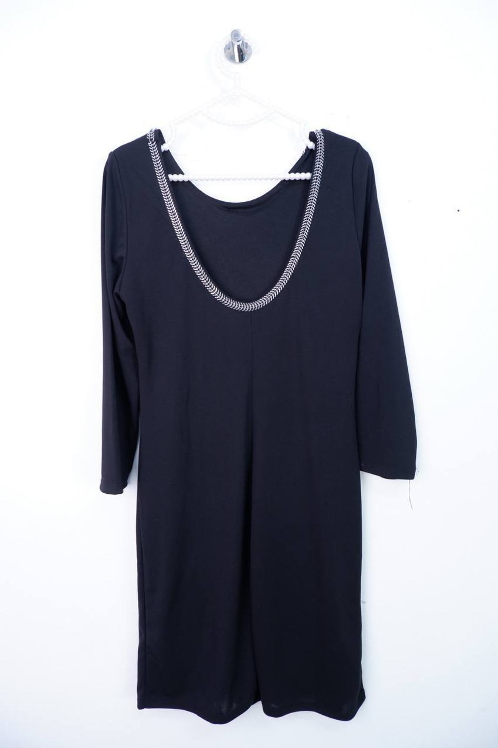 Платье H&M с красивым акцентом на вороте, маркировка 42, визуально 48 размер