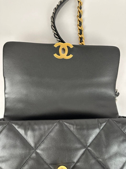 Сумка Chanel 19