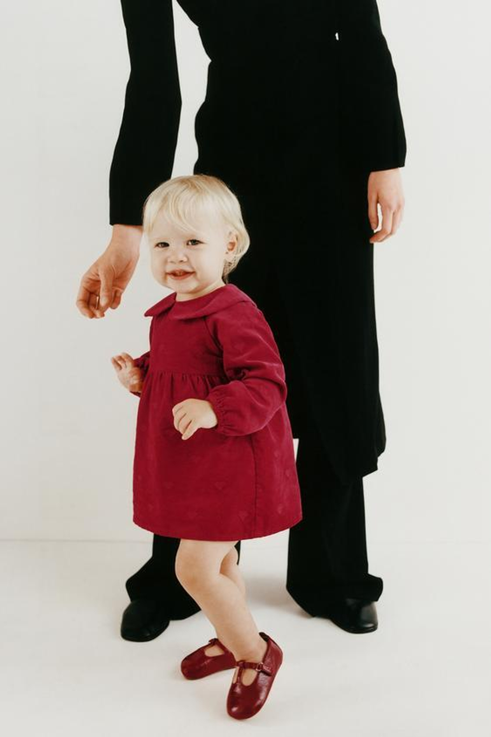 ZARA ПЛАТЬЕ И ТРУСИКИ ИЗ ВЕЛЬВЕТА С ВЫШИТЫМИ СЕРДЕЧКАМИ, КРАСНЫЙ