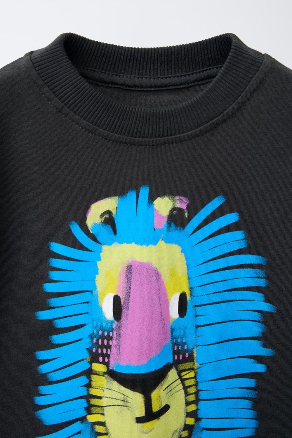 ZARA ФУТБОЛКА С АНИМАЛИСТИЧЕСКИМ ПРИНТОМ, АНТРАЦИТОВО-СЕРЫЙ