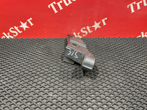 Кронштейн торсиона кабины левый 2018г.