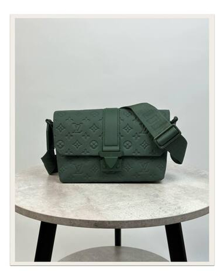 Сумка-мессенджер Louis Vuitton