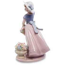 CMS-20/26 Статуэтка «Девушка с цветами» (Pavone)