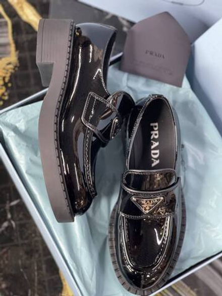 Лоферы Prada