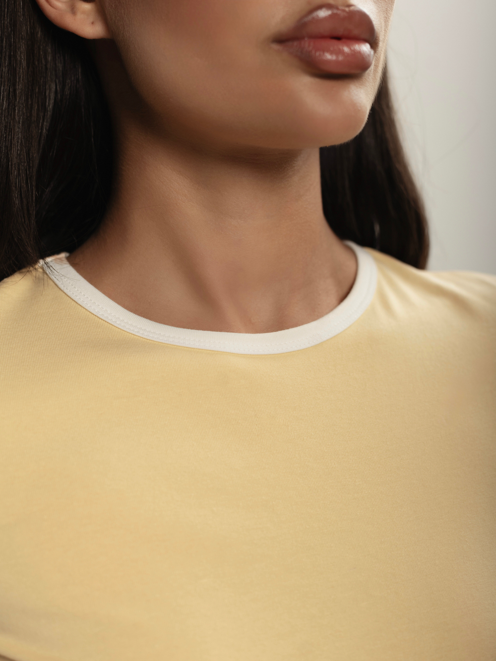 Футболка облегающая с окантовкой