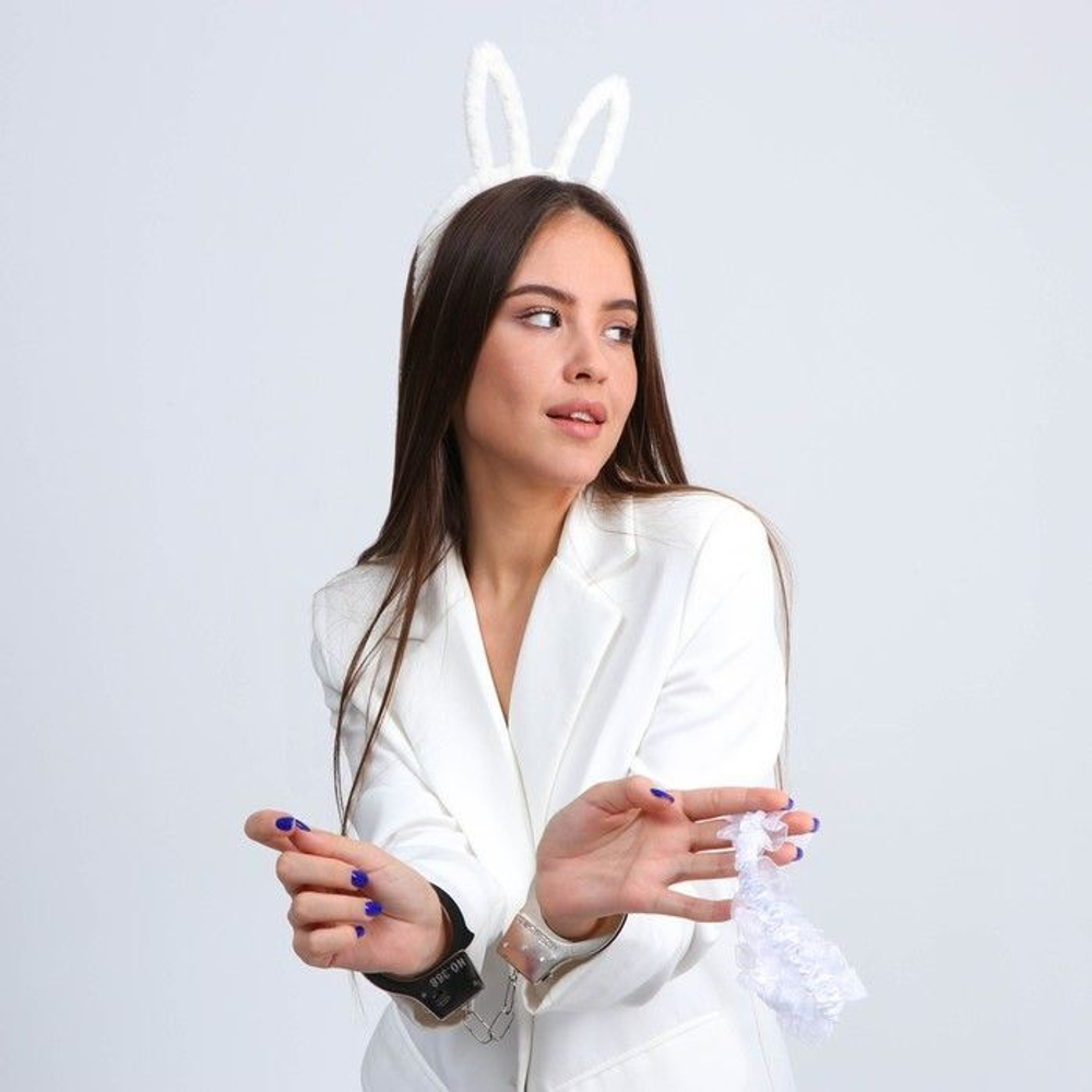 Эротический набор «Я твоя зайка»: ободок, наручники, повязка (Цвет: белый с серебристым)