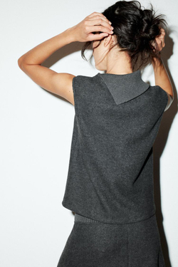 ZARA МЯГКИЙ ТОП С ОТКРЫТЫМ ВЫРЕЗОМ, ТЕМНО-СЕРЫЙ