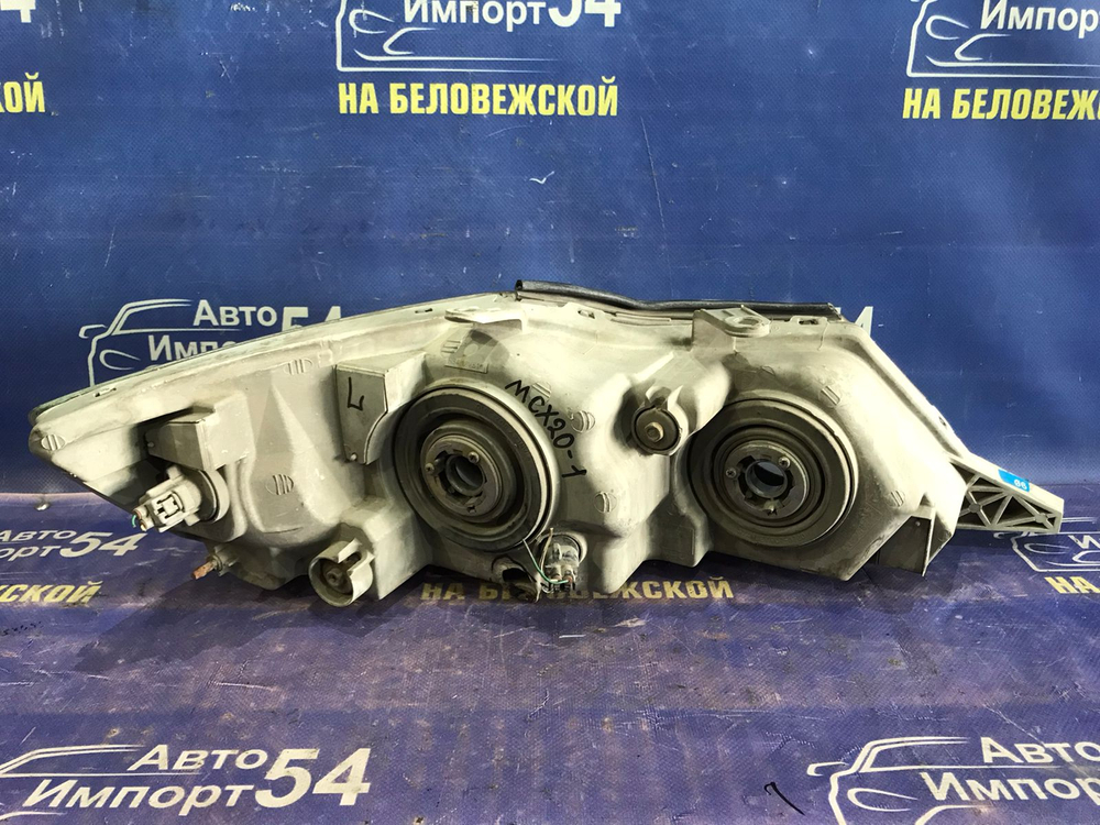 Фара передняя левая TOYOTA PRONARD 2000