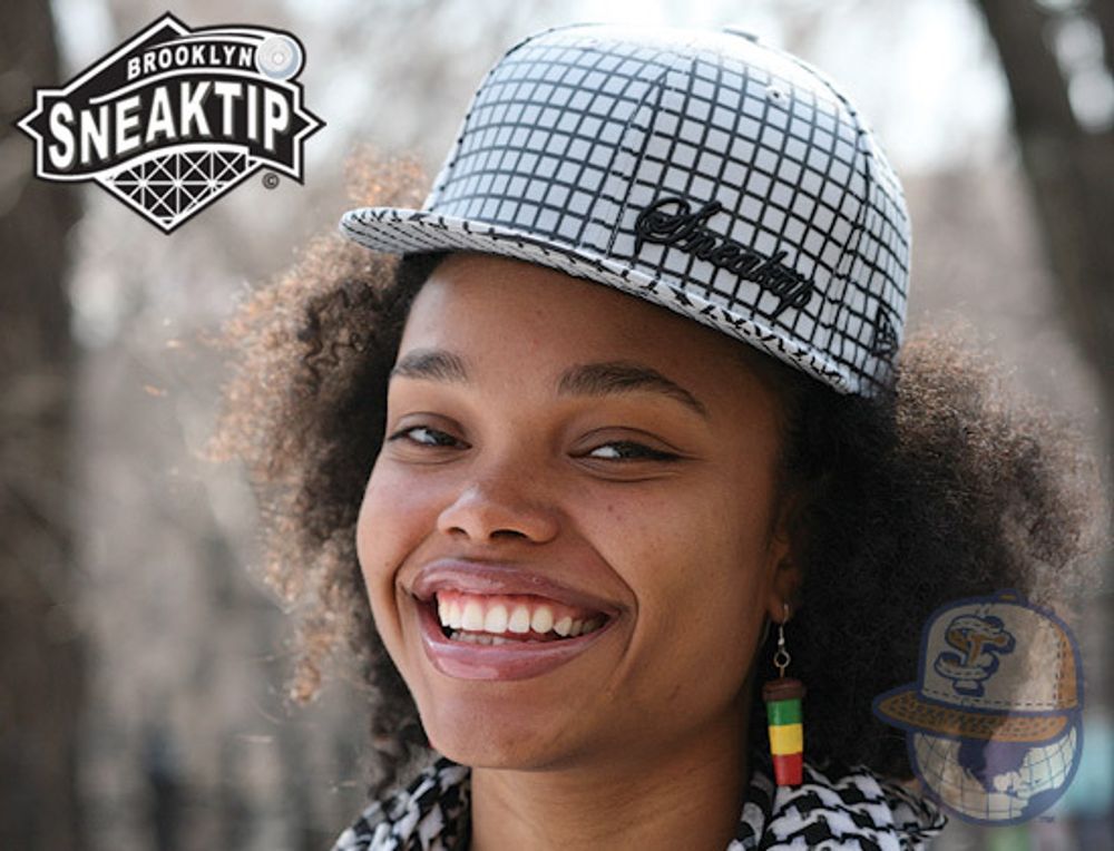 Бейсболка New Era Sneaktip Mesh серая