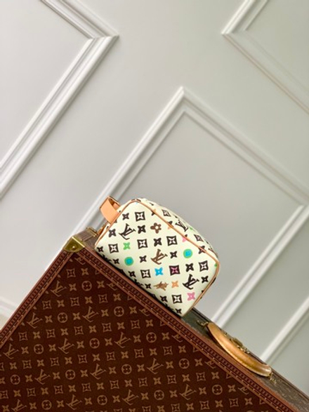 Louis Vuitton Locker Dopp Kit