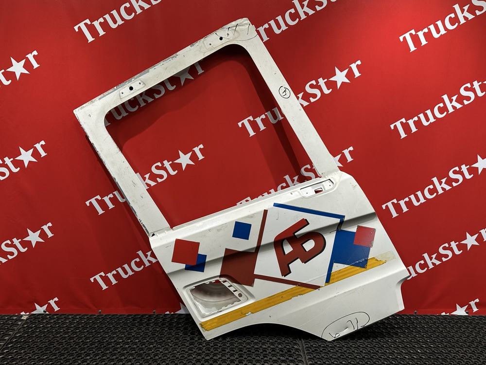 Дверь правая каркасом