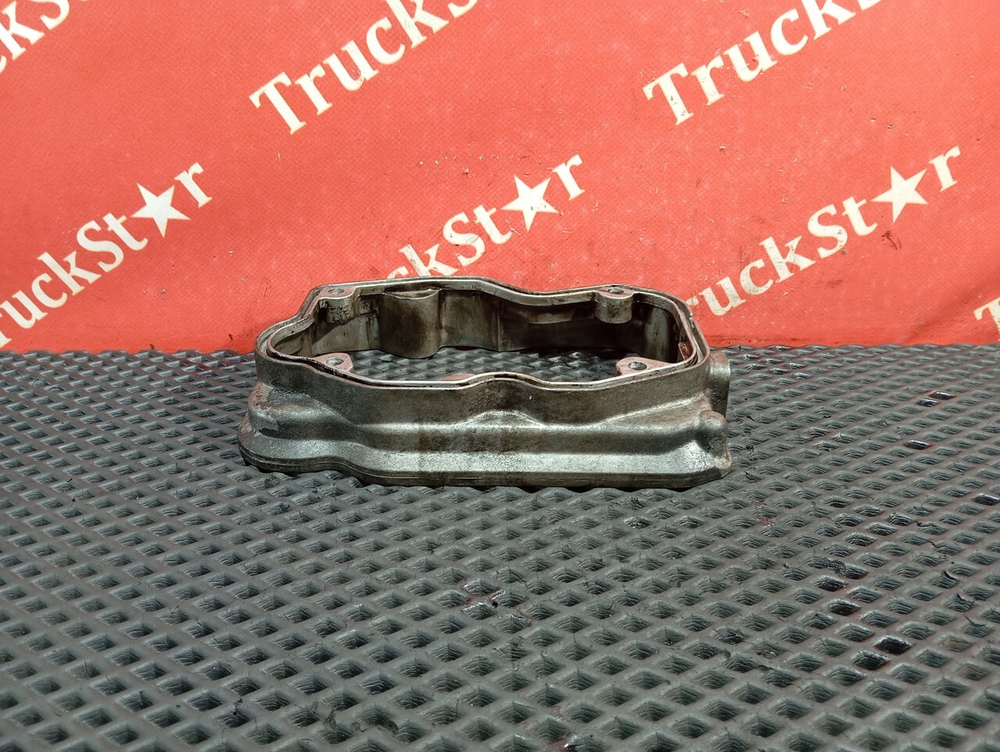 Проставка клапанной крышки