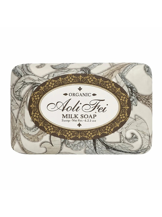 Мыло туалетное с молочным ароматом AOLI FEI Milk Lubricating Beautiful Skin Soap 120 гр