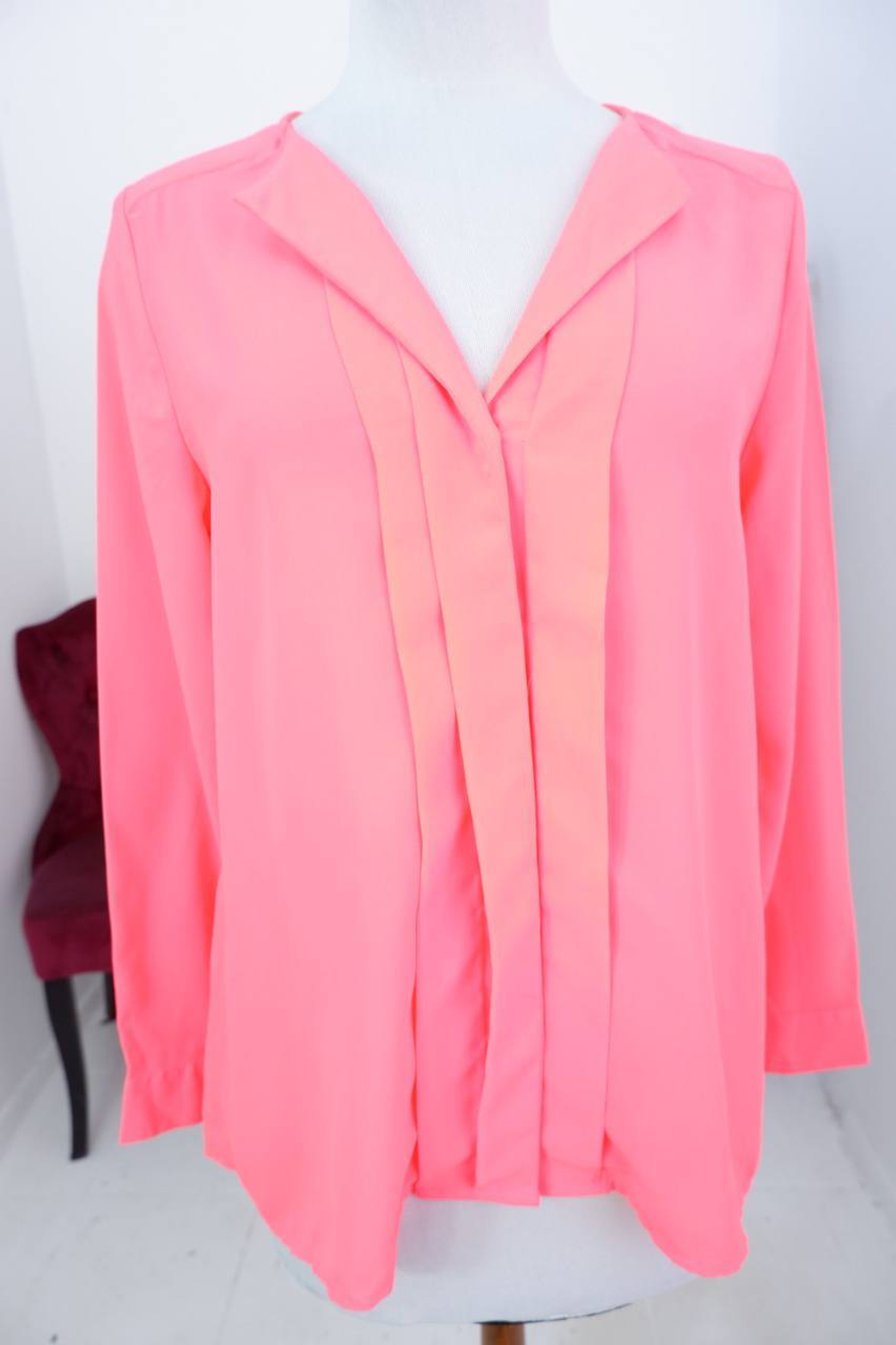 Блузка H&M ультра яркая, но базовая по крою, маркировка 38+6, на 44 размер