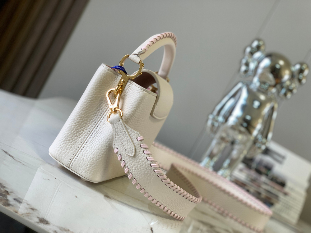 Louis Vuitton Capucines Mini
