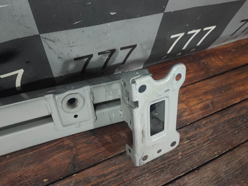 Усилитель переднего бампера Geely Coolray 19-нв Б/У Оригинал 5027092700C15