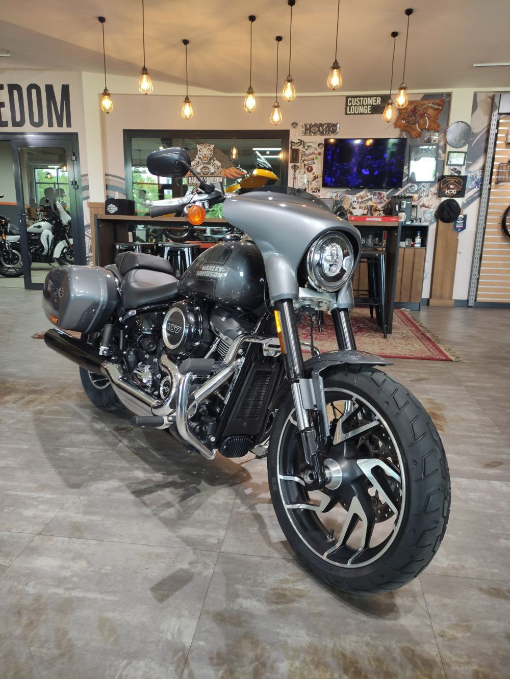 Harley-Davidson Sport Glide, 2021