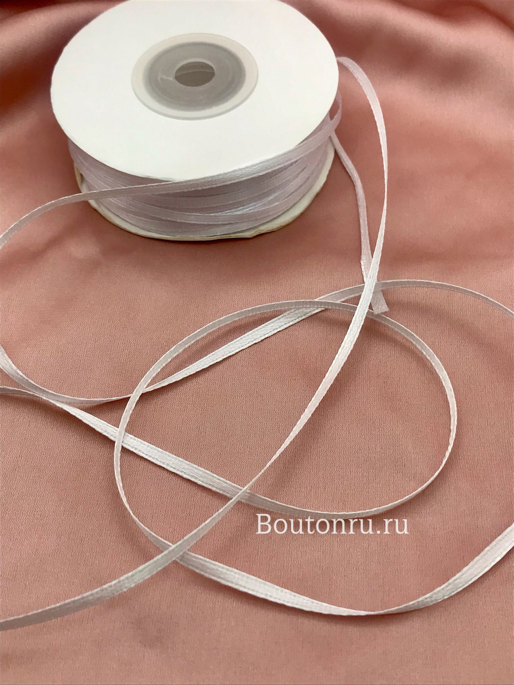 Лента атласная белая 3 мм