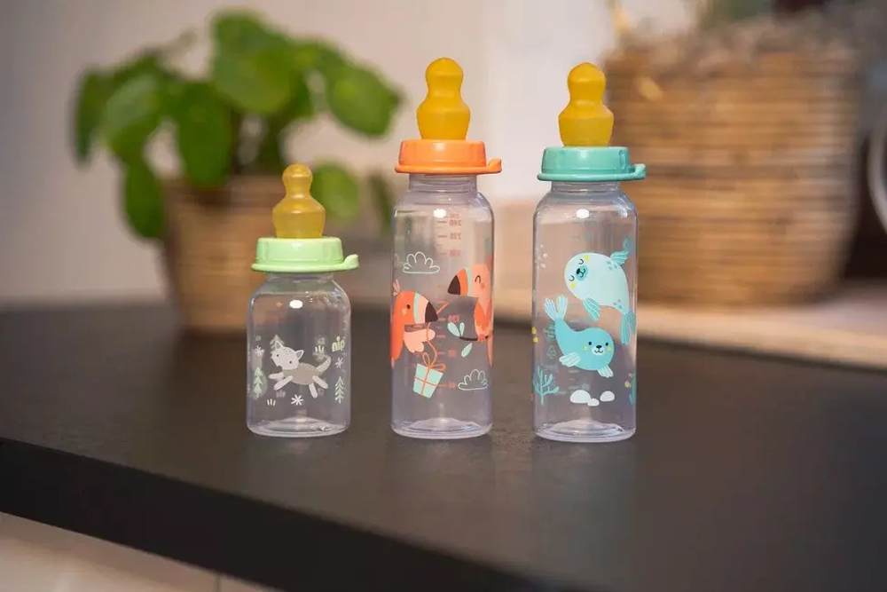 Бутылочка пластиковая NiP "Family" girl. 250 мл с соской латекс для девочки