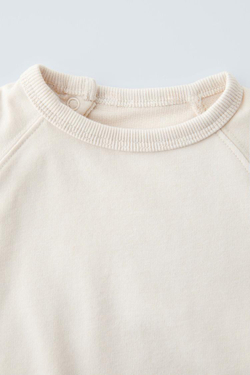 ZARA ОДНОТОННЫЙ КОМПЛЕКТ ИЗ ТОЛСТОВКИ И БРЮК ИЗ МЯГКОЙ ТКАНИ, СВЕТЛО-БЕЖЕВЫЙ