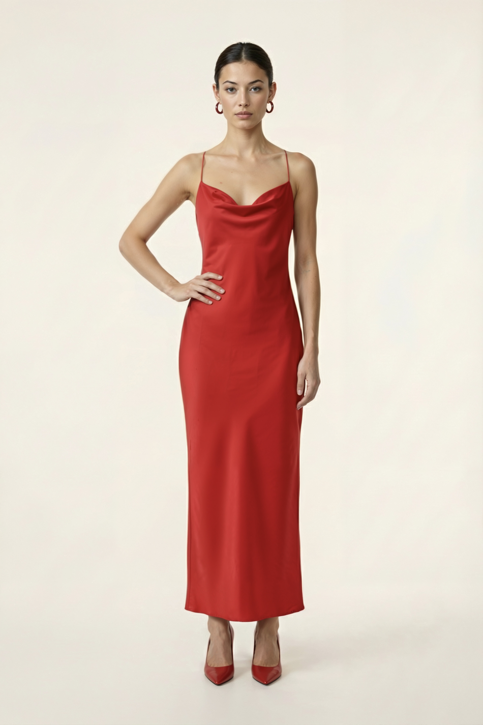 Платье комбинация с открытой спиной из атласа