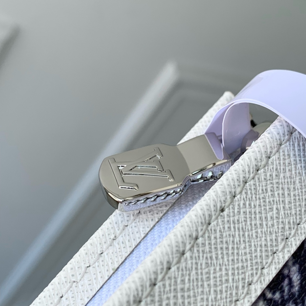 Louis Vuitton Pochette Voyage MM