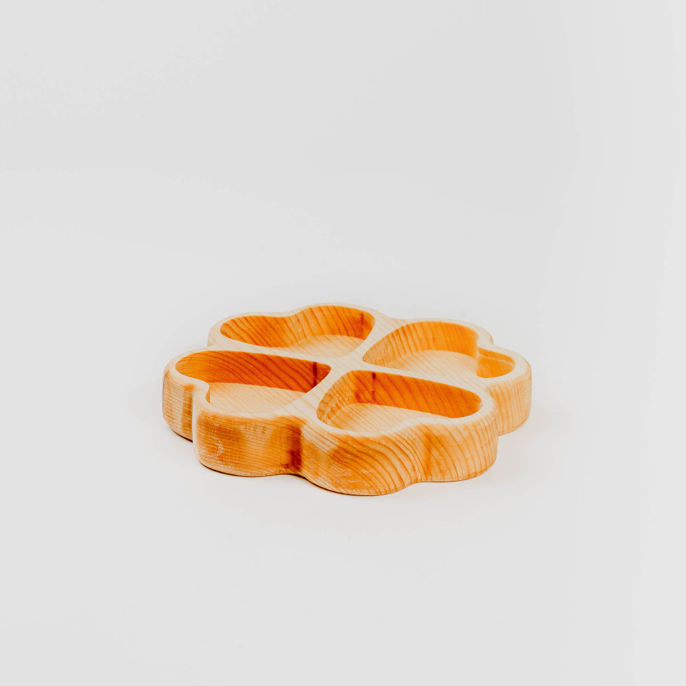 Деревянная менажница "Клевер" из кедра