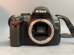 Nikon D3000 Kit 18-55mm 15.000 кадров