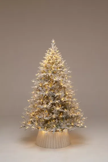 Искусственная елка Петроградская заснеженная 240 см., с теплыми белыми Led лампами, 100% литая хвоя, Елкиторг (237240)