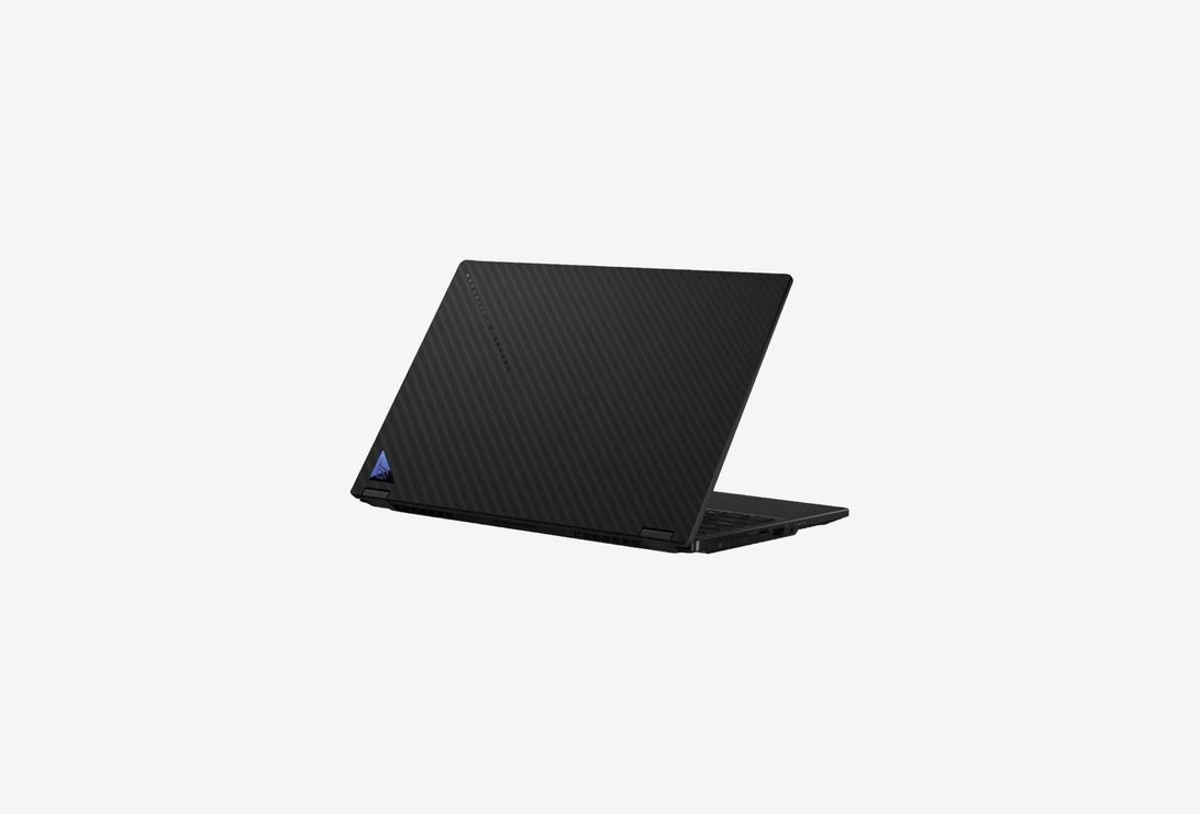 GV302XV-MU020W_0626322100134