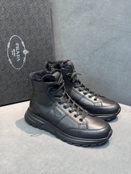 Кроссовки Prada