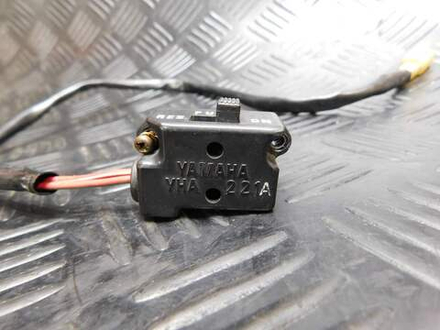 Переключатель топлива Yamaha FZX750 3XF.