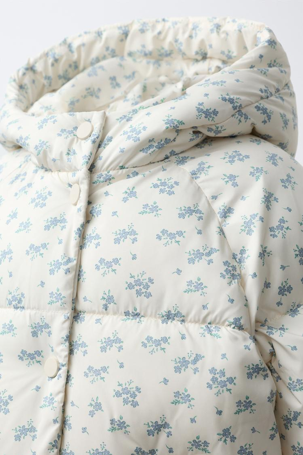 ZARA СТЕГАНАЯ ФЛИСОВАЯ КУРТКА С ПРИНТОМ, ЭКРЮ