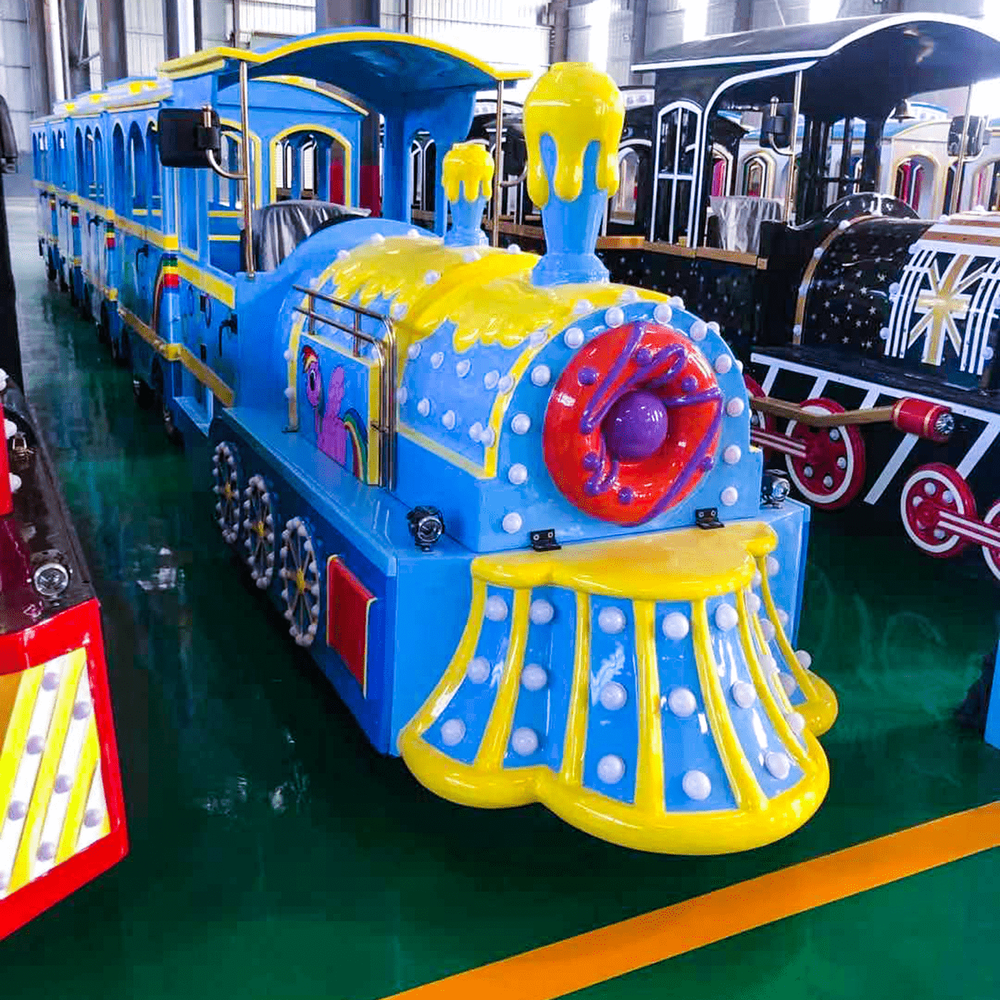 Безрельсовый паровозик «Солнышко», 3 вагона, 12 мест — для ТРЦ, с электродвигателем