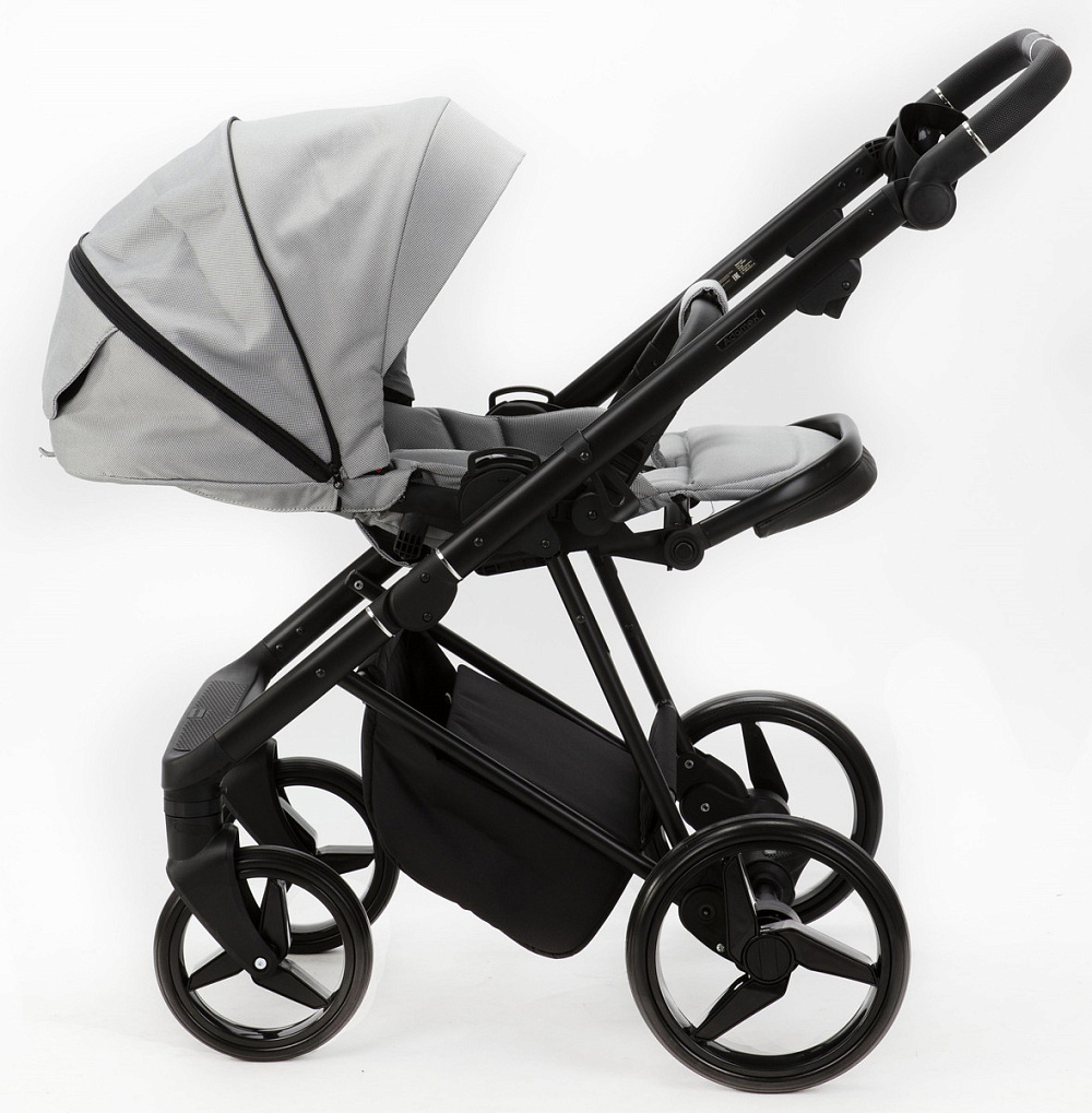 Детская коляска Adamex Quantum 3 в 1 Q-TK83 TIP (СВ.СЕРЫЙ)