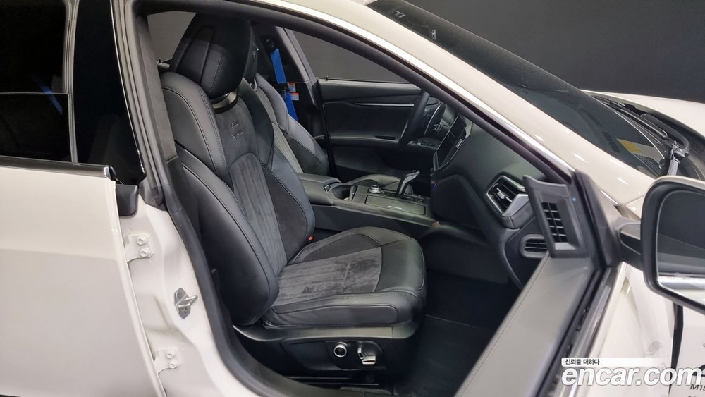 Maserati Ghibli 2.0 프라그먼트 Editions (11.2022)