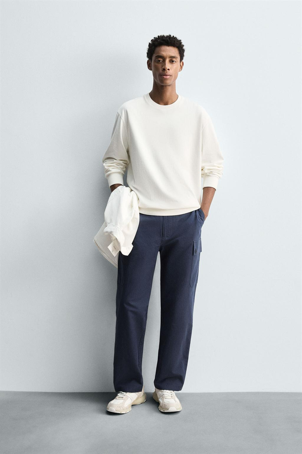 ZARA ТОЛСТОВКА SOFT С КРУГЛЫМ ВЫРЕЗОМ И ЭФФЕКТОМ ПОТЕРТОСТИ, ЭКРЮ