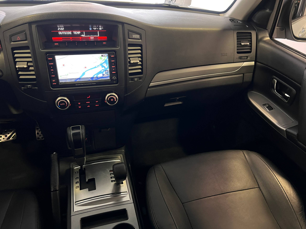 Mitsubishi Pajero, 2012 год