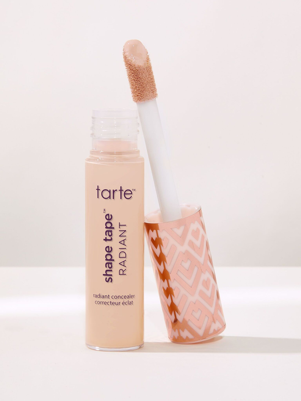 Консилер Tarte Shape Tape Light 20B Radiant