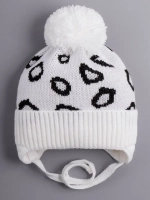 Шапка для девочки на завязках на осень