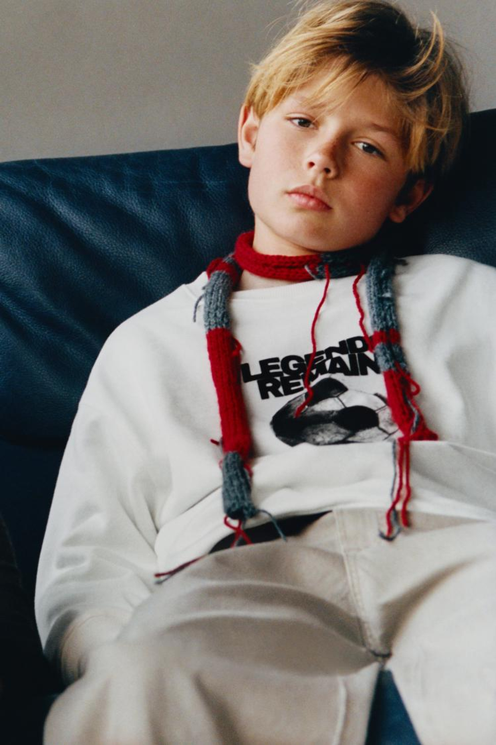 ZARA ТОЛСТОВКА С ПРИНТОМ, ЭКРЮ