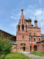 "Крутицкое подворье: жемчужина старой Москвы"- пешеходная групповая экскурсия по Москве.