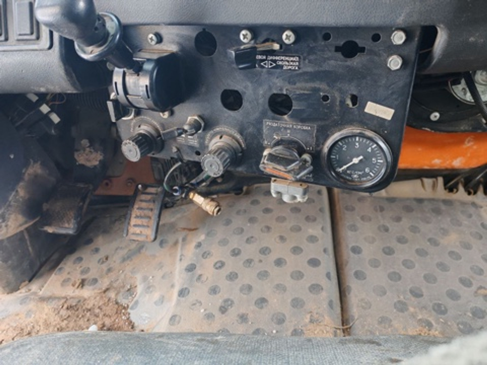Ижевский Крановый Завод 3367* на шасси КамАЗ 43118 6x6 Бортовой с КМУ 3367A1-03 (Дизельный, 11,8 л,