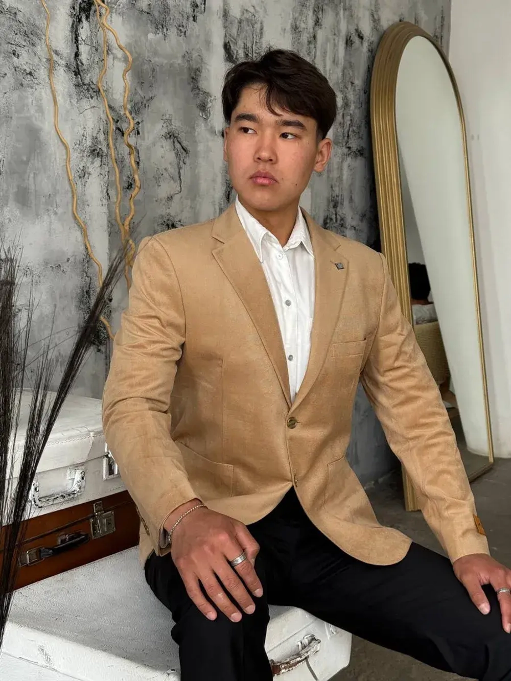 Пиджак мужской классический приталенный